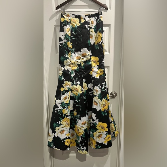✨XSCAPE Floral Full Length Mermaid Skirt - Picture 2 of 12